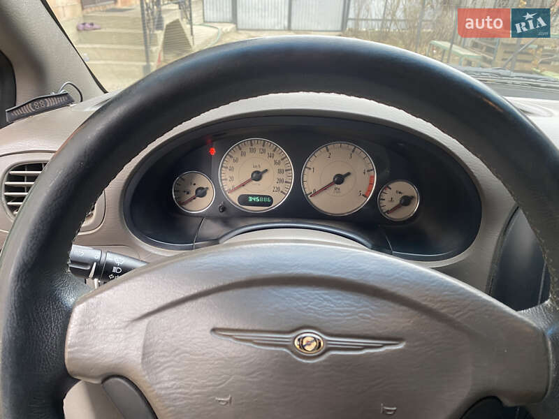 Минивэн Dodge Ram Van 2003 в Черновцах