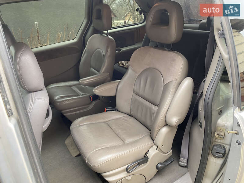 Минивэн Dodge Ram Van 2003 в Черновцах