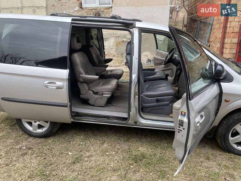 Минивэн Dodge Ram Van 2003 в Черновцах