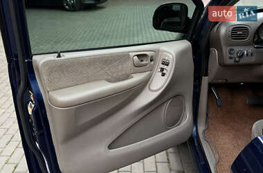 Минивэн Dodge Ram Van 2003 в 