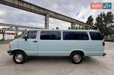 Минивэн Dodge Ram Van 1996 в 