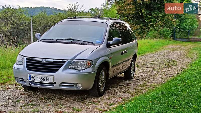 Dodge Ram Van 2004