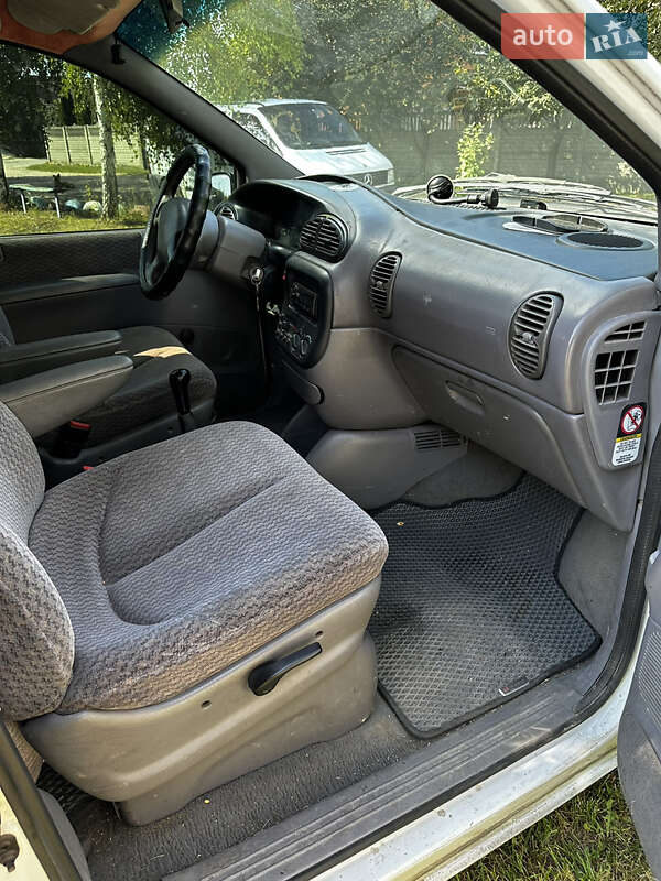 Мінівен Dodge Ram Van 2000 в Радивиліві