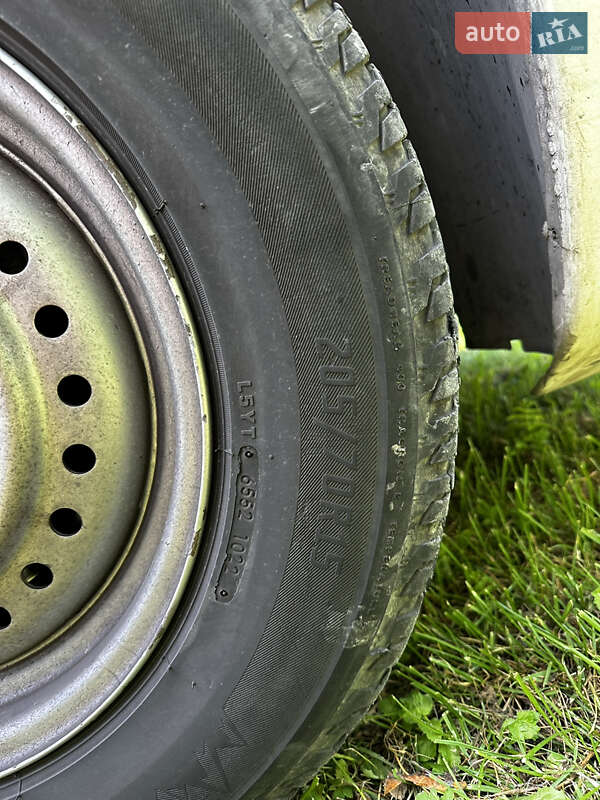 Мінівен Dodge Ram Van 2000 в Радивиліві