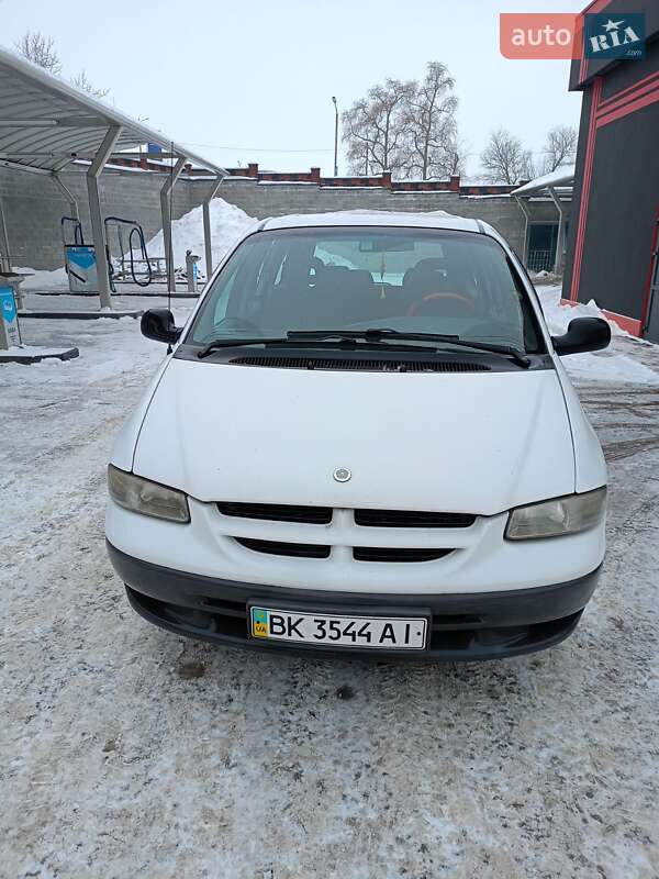 Минивэн Dodge Ram Van 2000 в Ровно