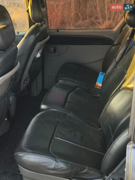 Мінівен Dodge Ram Van 2003 в Городку