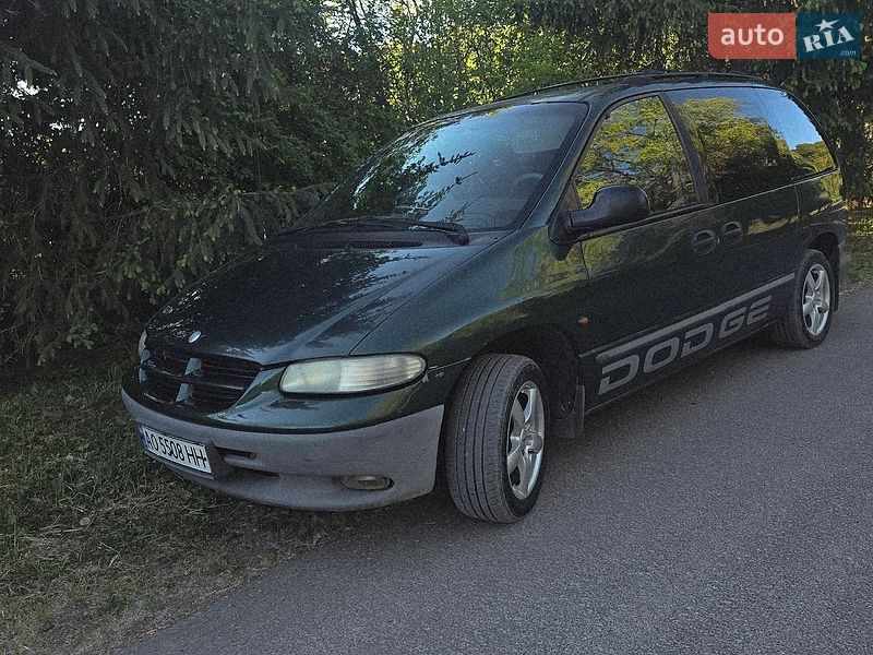 Минивэн Dodge Ram Van 2001 в Виноградове