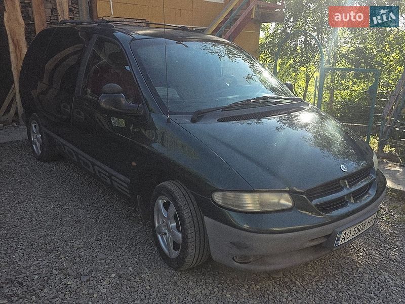 Минивэн Dodge Ram Van 2001 в Виноградове