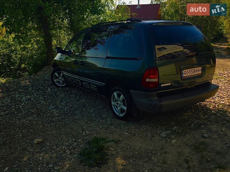 Минивэн Dodge Ram Van 2001 в Виноградове