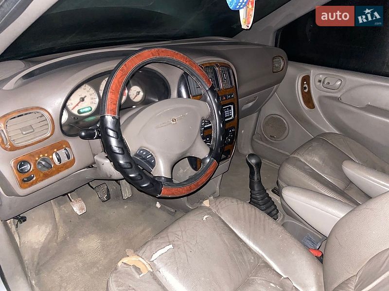Мінівен Dodge Ram Van 2003 в Хусті