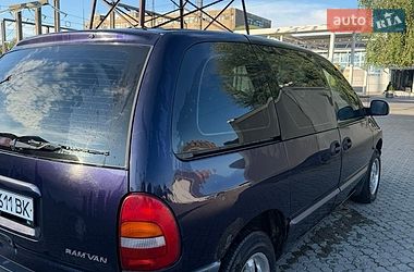 Минивэн Dodge Ram Van 1998 в Черновцах