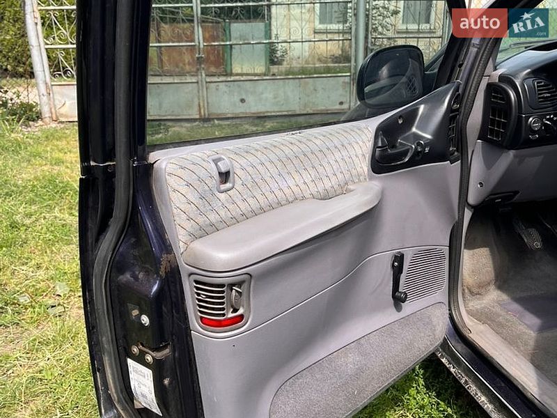 Минивэн Dodge Ram Van 1998 в Черновцах