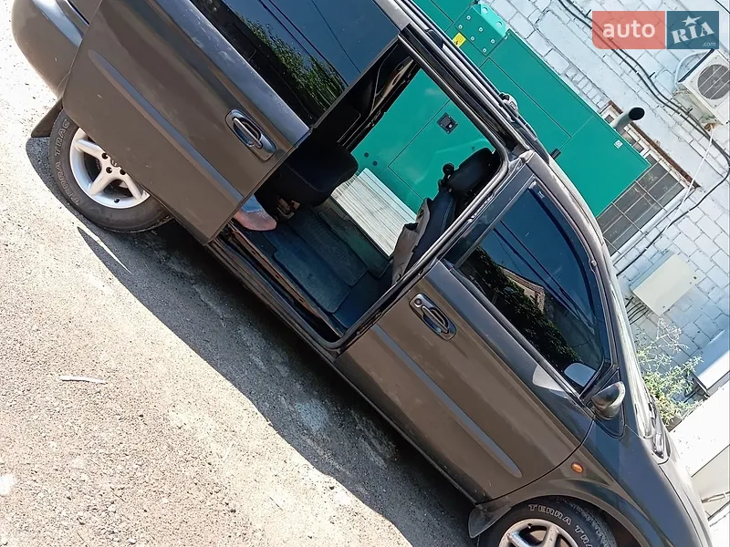 Dodge Ram Van 2002