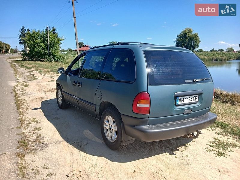 Минивэн Dodge Ram Van 1999 в Попельне