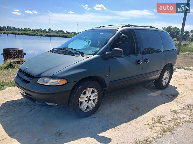 Минивэн Dodge Ram Van 1999 в Попельне