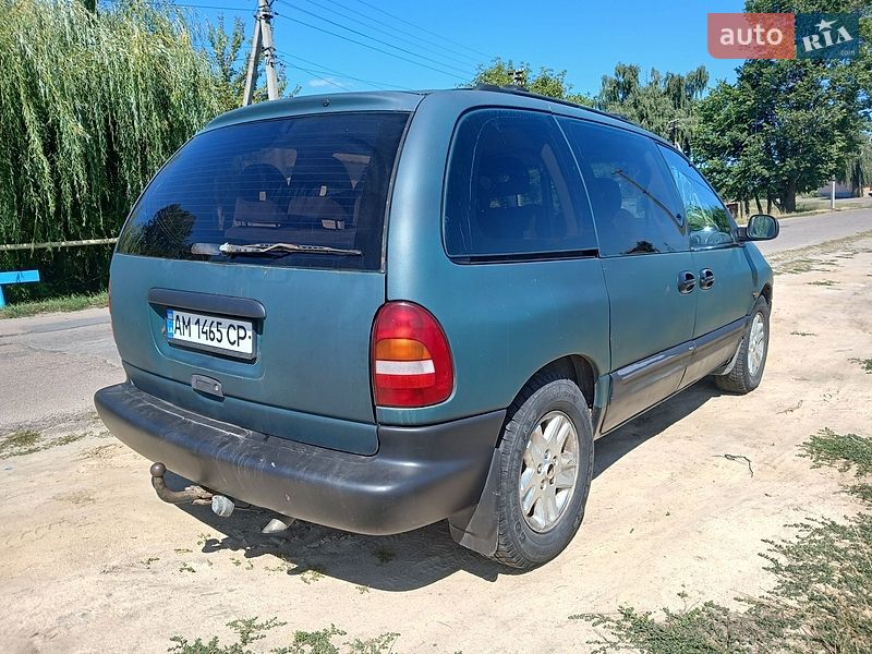 Минивэн Dodge Ram Van 1999 в Попельне