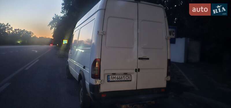 Вантажний фургон Dodge Sprinter 2004 в Вінниці