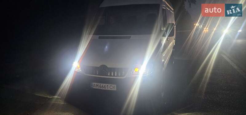 Вантажний фургон Dodge Sprinter 2004 в Вінниці