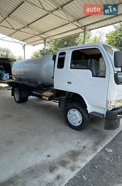 Цистерна Dongfeng 1044 2006 в Бердичеві