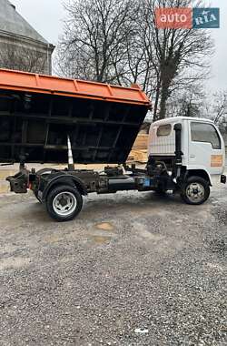 Грузовой фургон Dongfeng DF-47 2005 в 