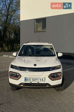 Внедорожник / Кроссовер Dongfeng Nano Box 2023 в 