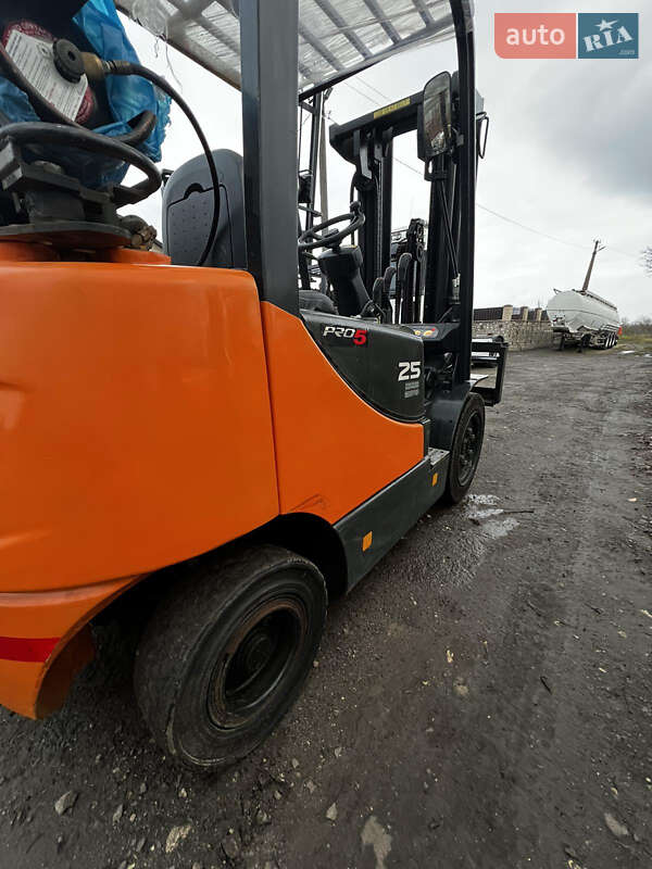 Вилочний навантажувач Doosan 255 LC-V 2014 в Тернополі фото 12 Вилочний навантажувач Doosan 255 LC-V 2014 в Тернополі