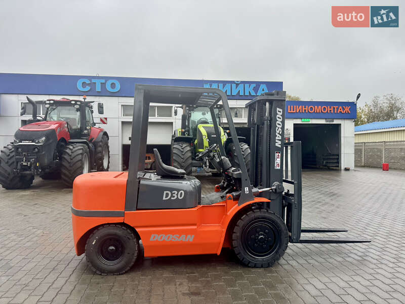 Вилочний навантажувач Doosan D 30C 2008 в Радомишлі фото 5 Вилочний навантажувач Doosan D 30C 2008 в Радомишлі