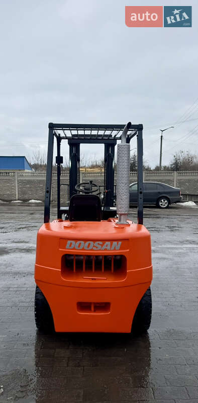 Вилочный погрузчик Doosan D 30C 2007 в Радомышле