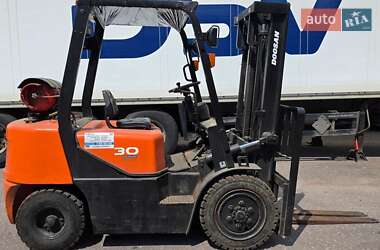 Вилочный погрузчик Doosan D 30G 2013 в Харькове