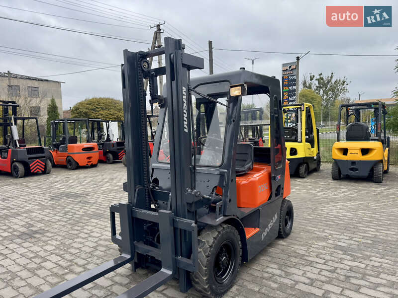 Вилочный погрузчик Doosan D 2008 в Радомышле фото 8 Вилочный погрузчик Doosan D 2008 в Радомышле