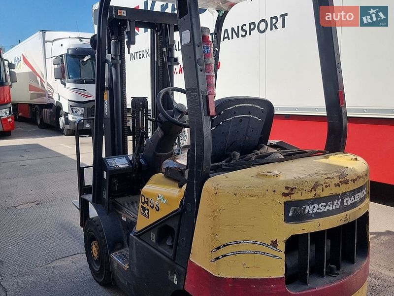Вилочный погрузчик Doosan DL 2006 в Киеве