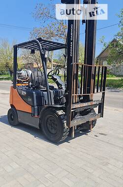 Вилочний навантажувач Doosan G 2007 в Запоріжжі