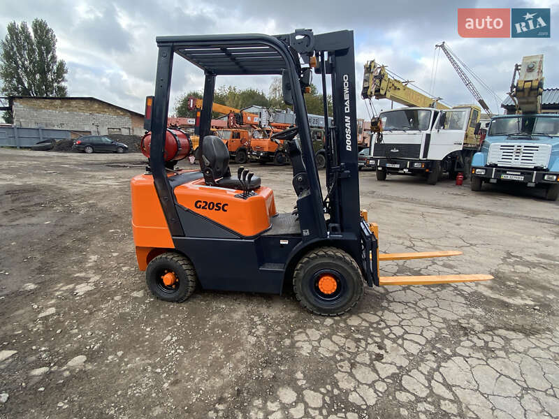 Вилочний навантажувач Doosan G 2007 в 