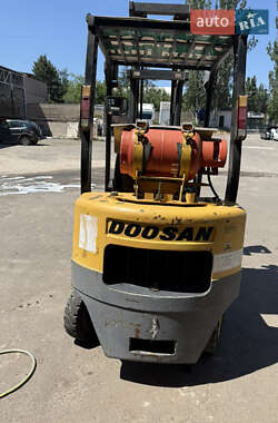 Вилочный погрузчик Doosan G 2007 в 