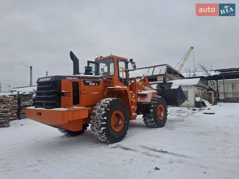 Фронтальні навантажувачі Doosan MEGA 2003 в Києві