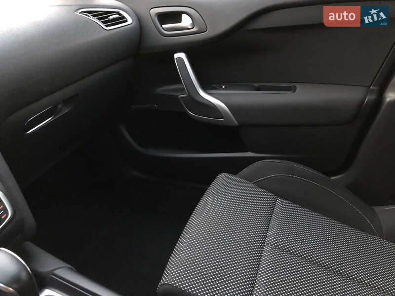 Позашляховик / Кросовер DS 4 Crossback 2016 в Львові