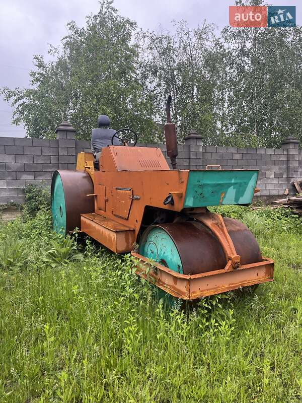 Каток грунтовый ДУ 48 1990 в 