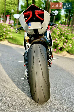 Спортбайк Ducati 1199 Panigale S 2012 в 