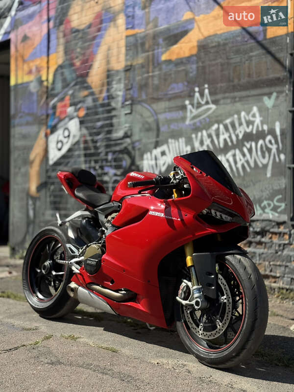 Спортбайк Ducati 1199 Panigale S 2012 в 