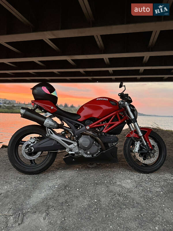 Спортбайк Ducati 696 2010 в Одессе фото 3 Спортбайк Ducati 696 2010 в Одессе