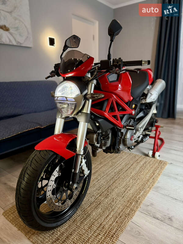 Мотоцикл Без обтікачів (Naked bike) Ducati 696 2008 в Києві фото 2 Мотоцикл Без обтікачів (Naked bike) Ducati 696 2008 в Києві