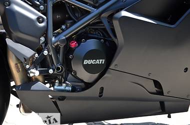 Мотоциклы Ducati 848 2011 в 