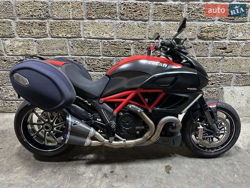 Ducati Diavel 1200 Carbon 2011