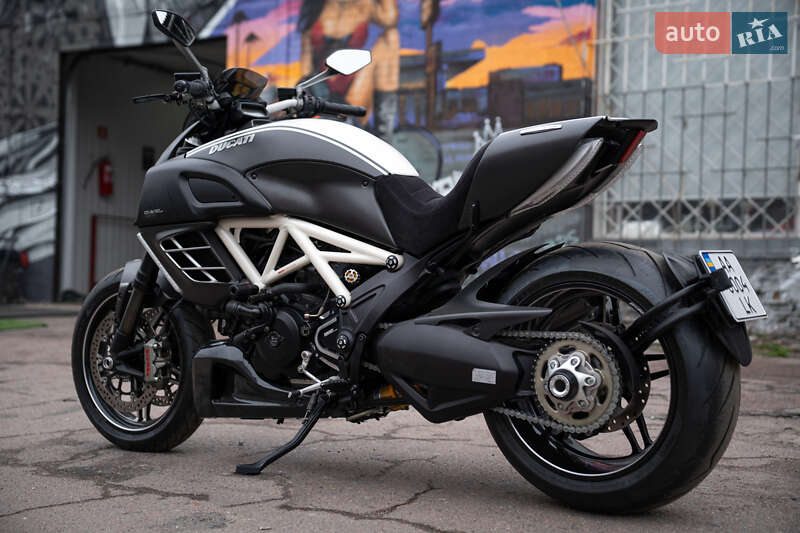 Мотоцикл Круизер Ducati Diavel AMG 2013 в Киеве