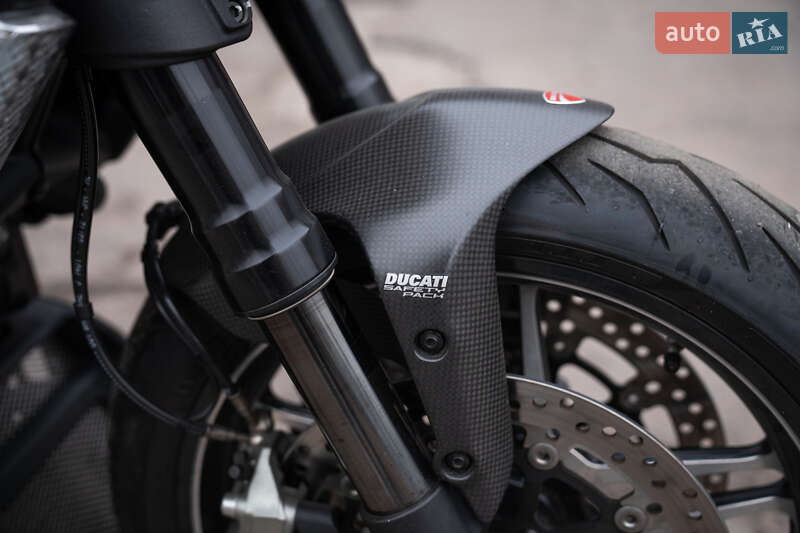 Мотоцикл Круизер Ducati Diavel AMG 2013 в Киеве