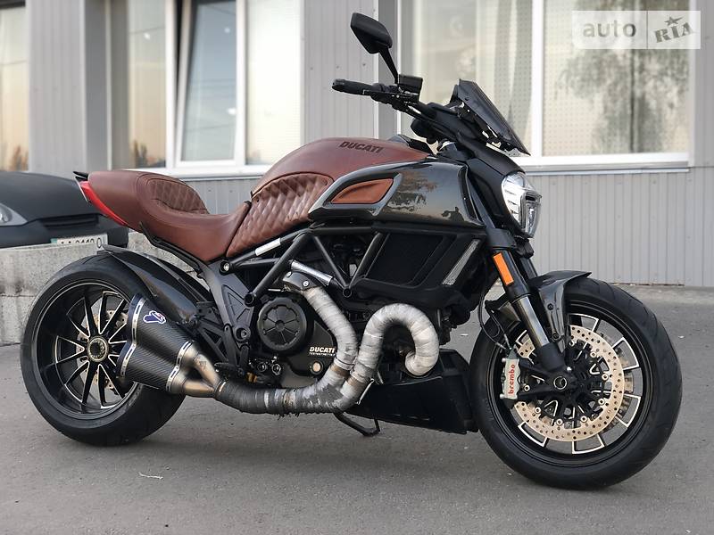 Мотоцикл Без обтекателей (Naked bike) Ducati Diavel Carbon 2015 в Киеве