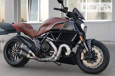 Мотоцикл Без обтікачів (Naked bike) Ducati Diavel Carbon 2015 в Києві