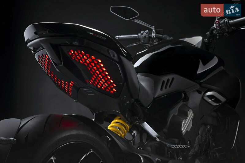 Мотоцикл Без обтекателей (Naked bike) Ducati Diavel V4 1158 2024 в Киеве