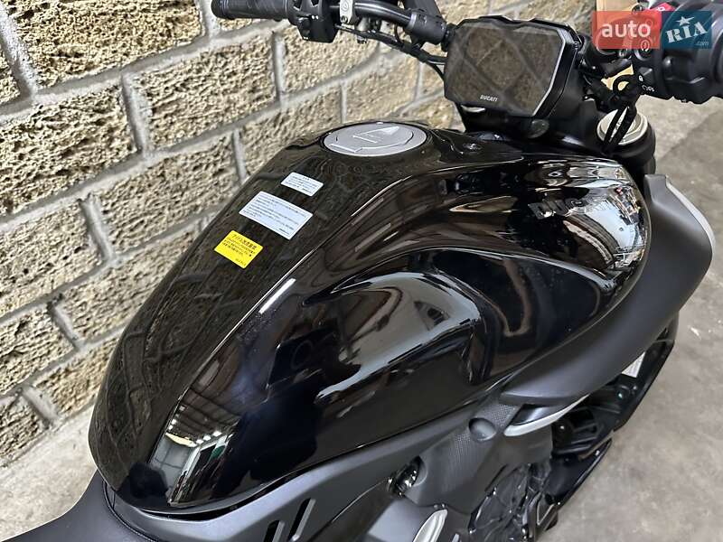 Мотоцикл Без обтекателей (Naked bike) Ducati Diavel V4 1158 2023 в Одессе