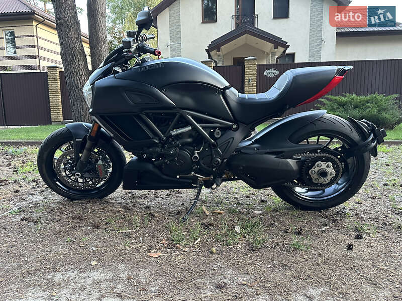 Грузовые мотороллеры, мотоциклы, скутеры, мопеды Ducati Diavel 2015 в Киеве